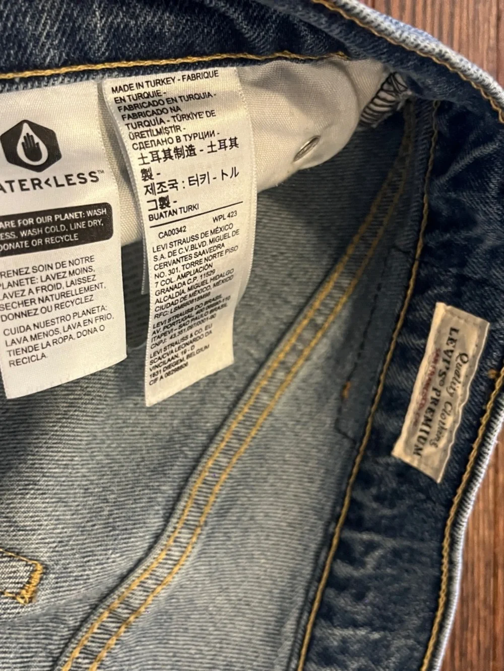 Levi's Men's Blue Bootcut Jeans - Picture 4 of 7